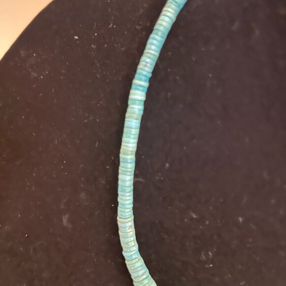 Turquoise necklace with sterling silver clasp 16" - Picture 4 of 5